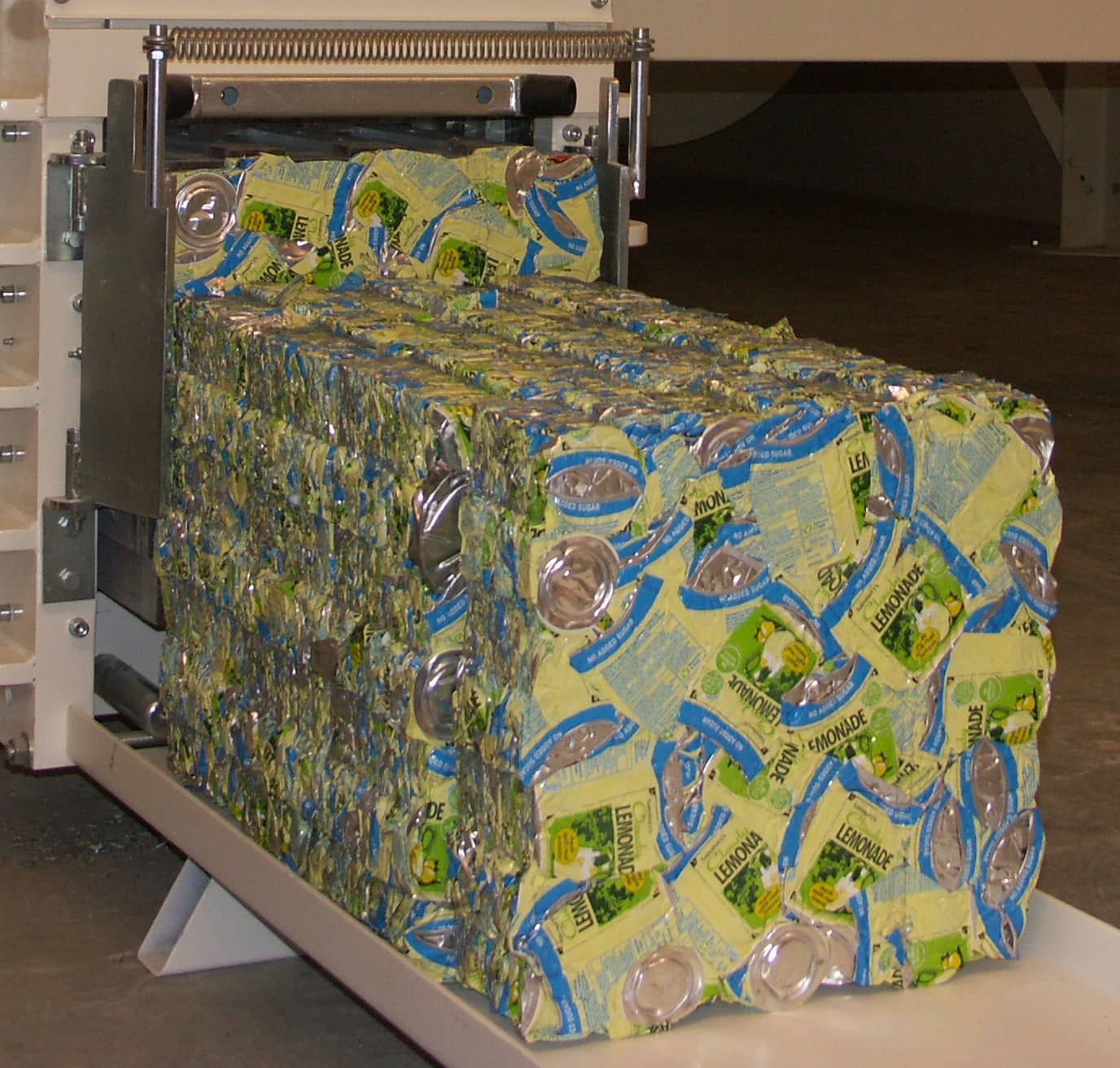 Bale of Beverage cans DSA Austropressen scrap balers